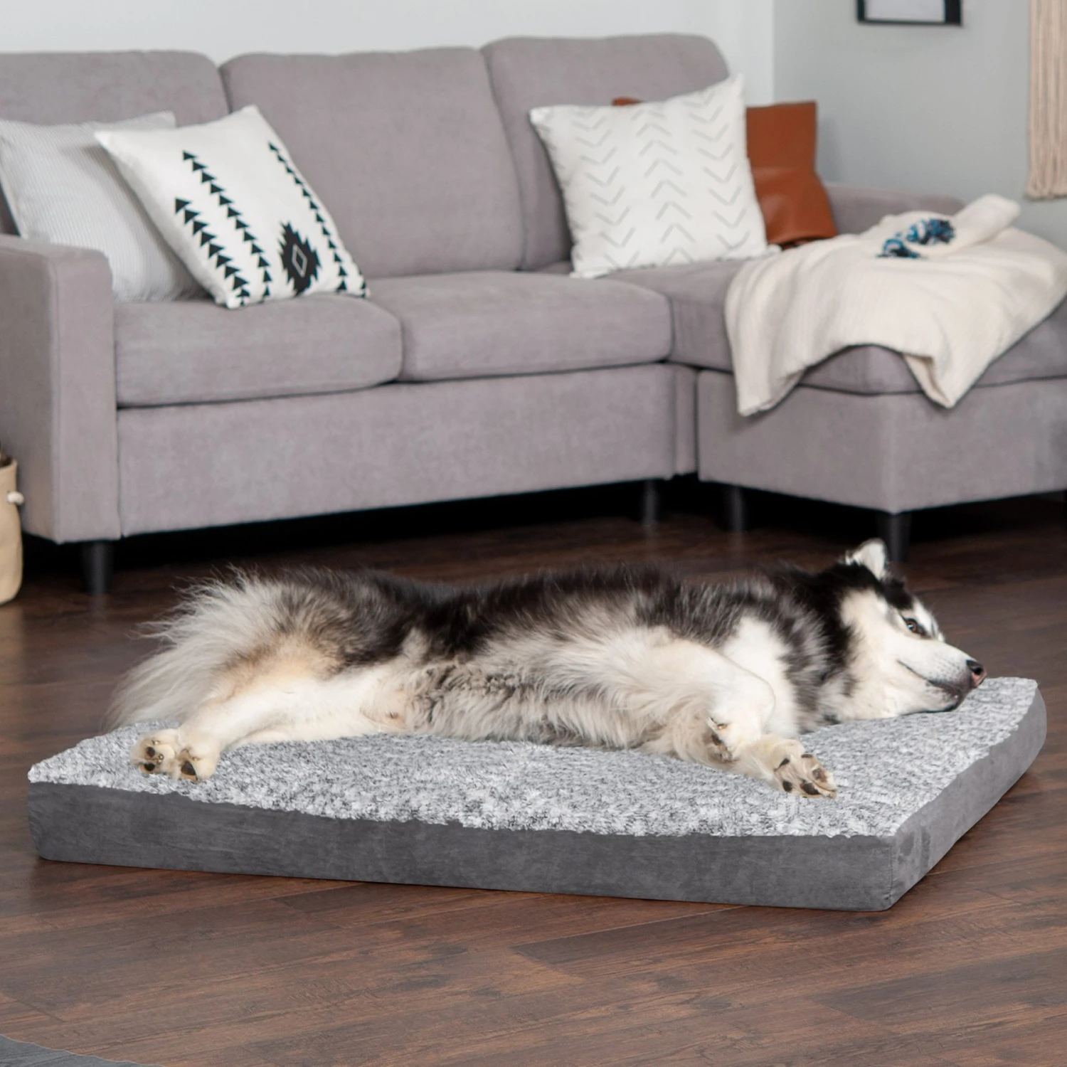 FurHaven Faux Fur & Suede Deluxe Orthopedic Dog & Cat Mattress 3 FurHaven Faux Fur & Suede Deluxe Orthopedic Dog & Cat Mattress