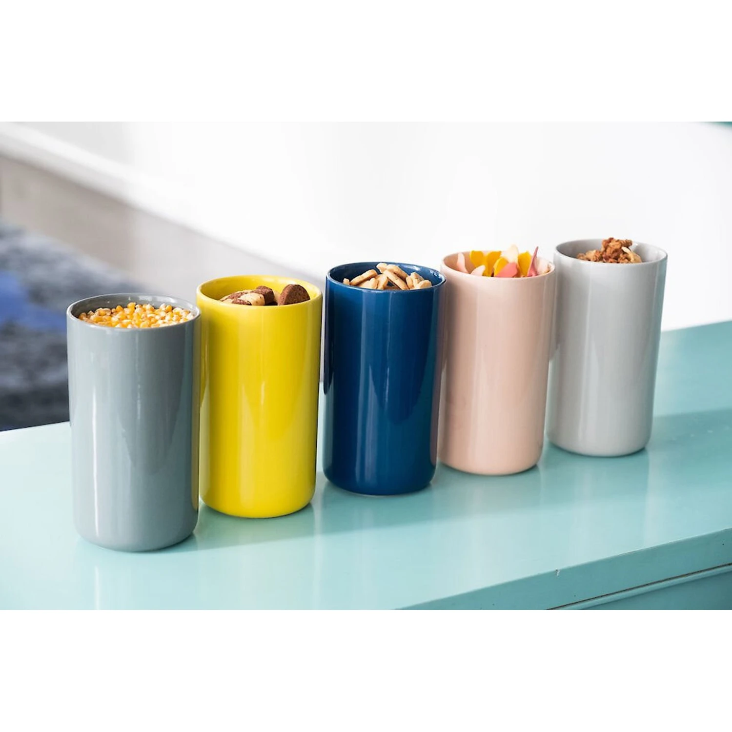 Waggo Simple Solid Ceramic Dog & Cat Treat Jar 5 Waggo Simple Solid Ceramic Dog & Cat Treat Jar - Image 3