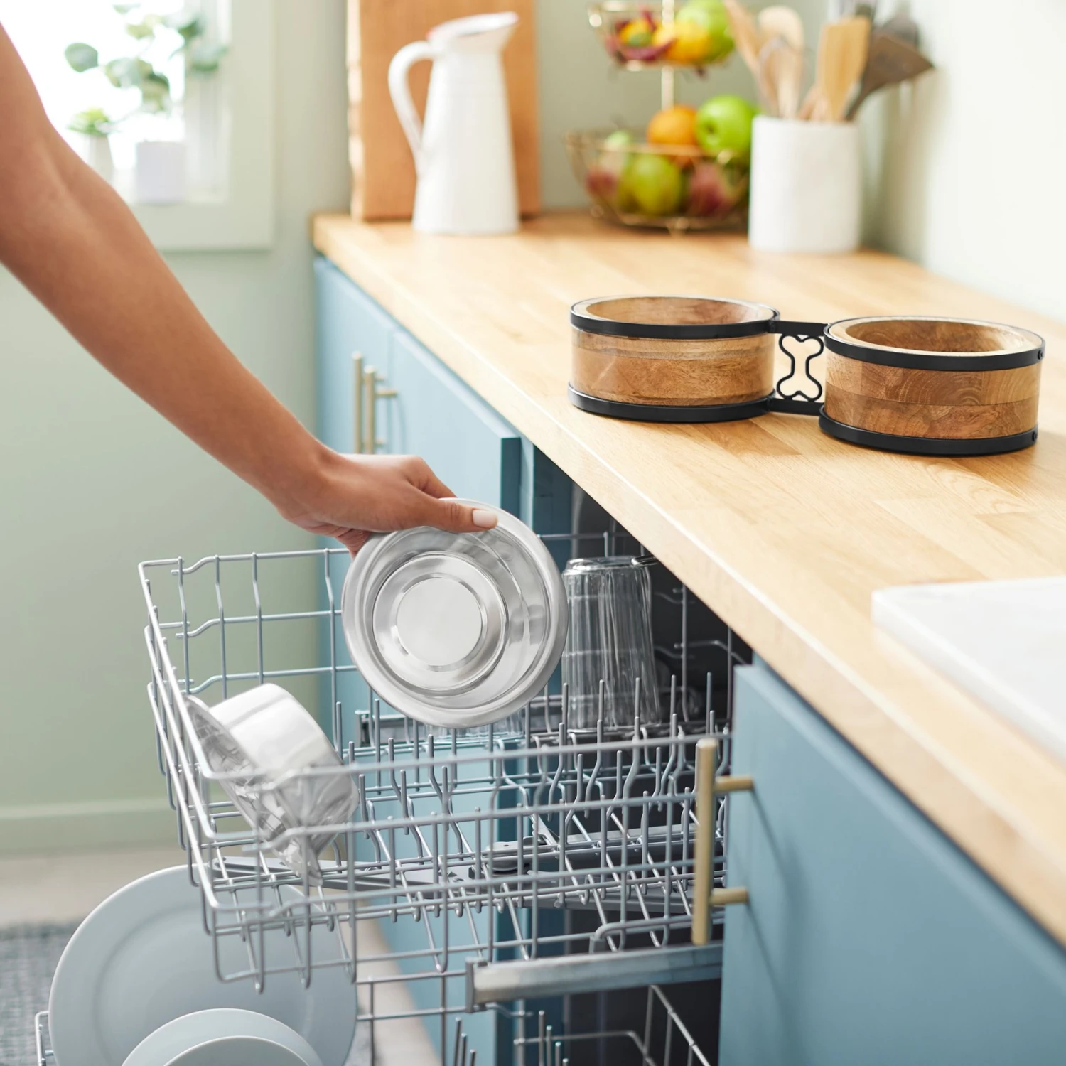 Frisco Premium Elevated Bone Design Stainless Steel Double Diner Dog & Cat Bowl 9 Frisco Premium Elevated Bone Design Stainless Steel Double Diner Dog & Cat Bowl - Image 7