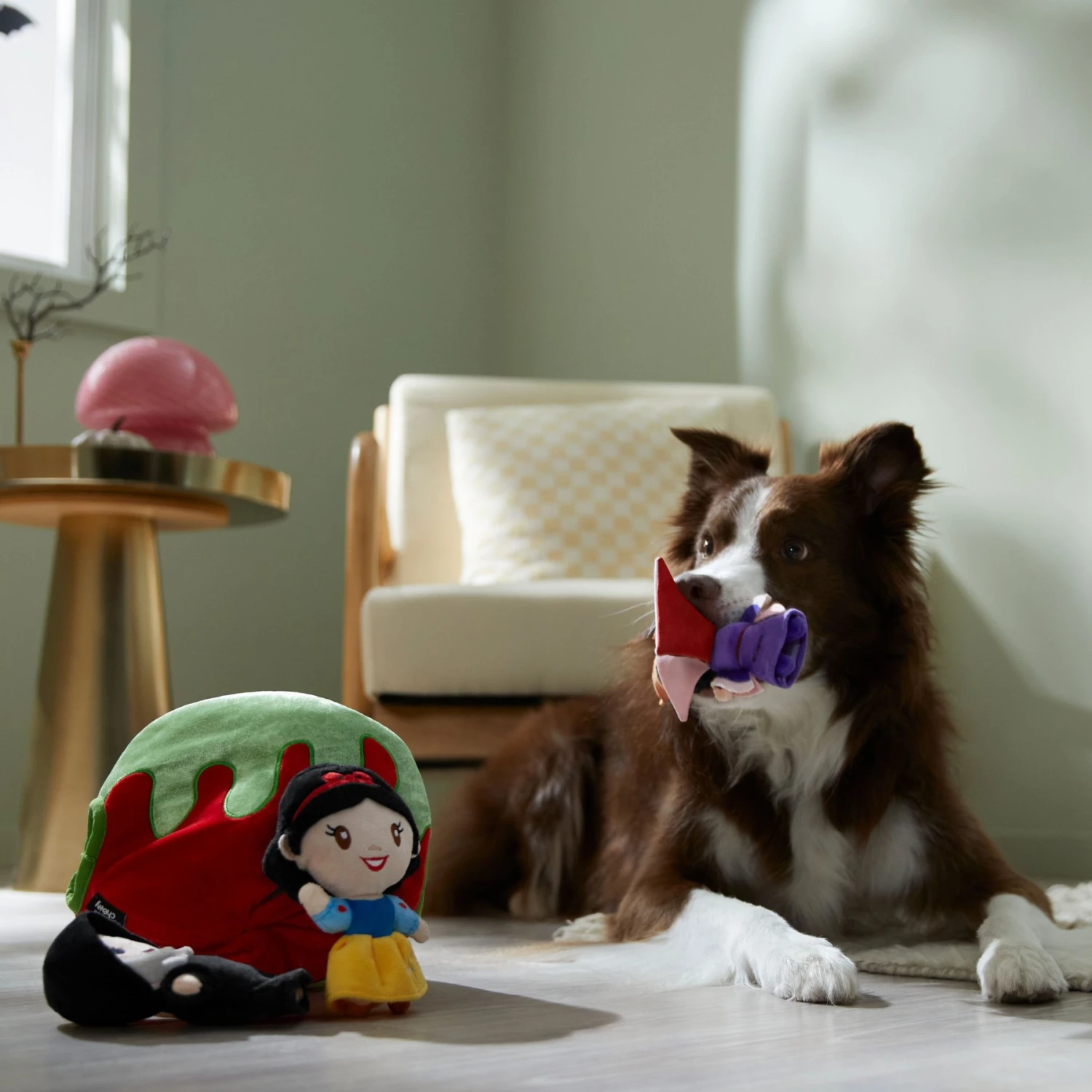 Disney Villains Snow White & The Evil Queen Hide & Seek Puzzle Plush Squeaky Dog Toy 5 Disney Villains Snow White & The Evil Queen Hide & Seek Puzzle Plush Squeaky Dog Toy - Image 3